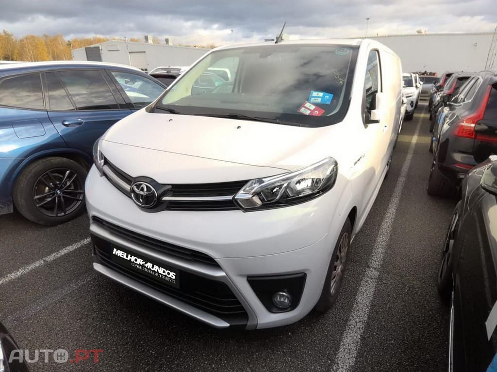 Toyota Proace 75 kWh Long Business