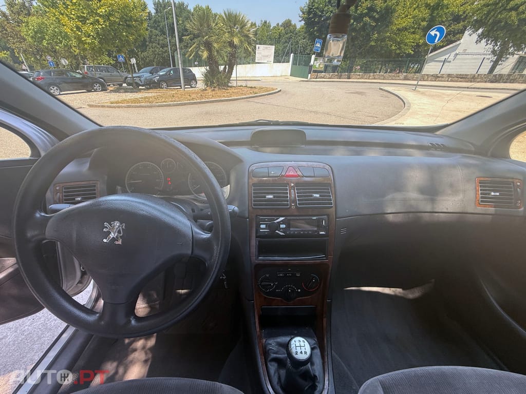 Peugeot 307 BREAK 1.4 GASOLINA A/C