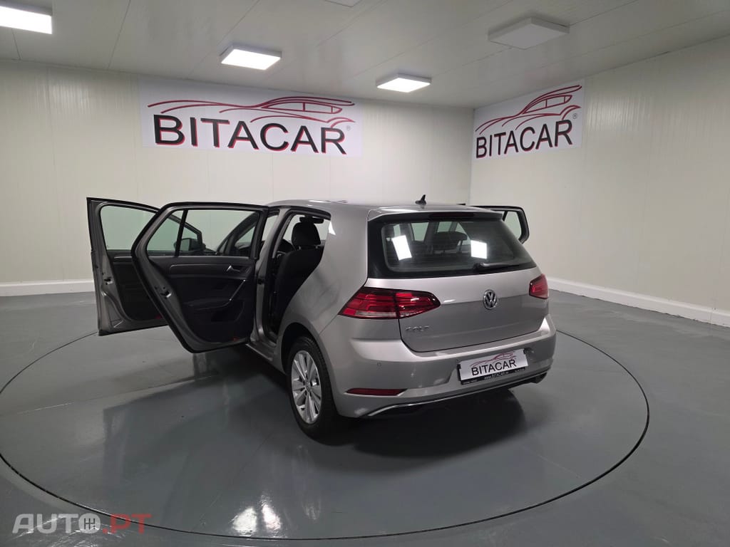 Volkswagen Golf 1.6 TDI Confortline