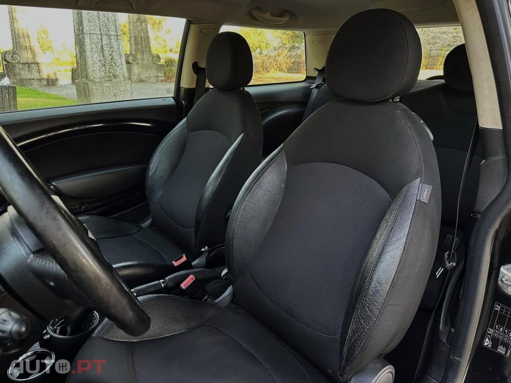 MINI Cooper Cooper D