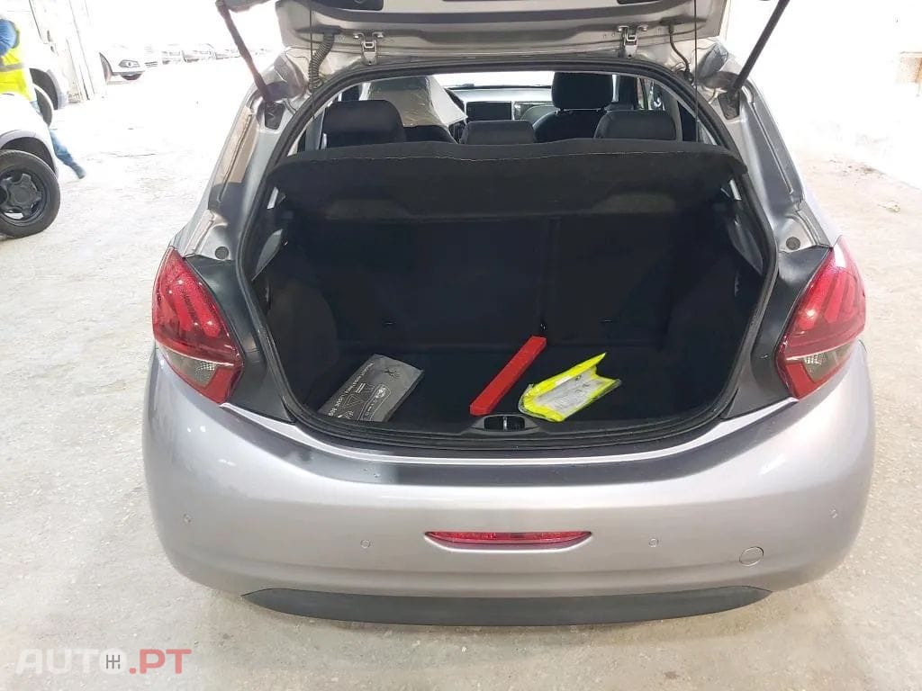 Peugeot 208 1.2 PureTech Signature