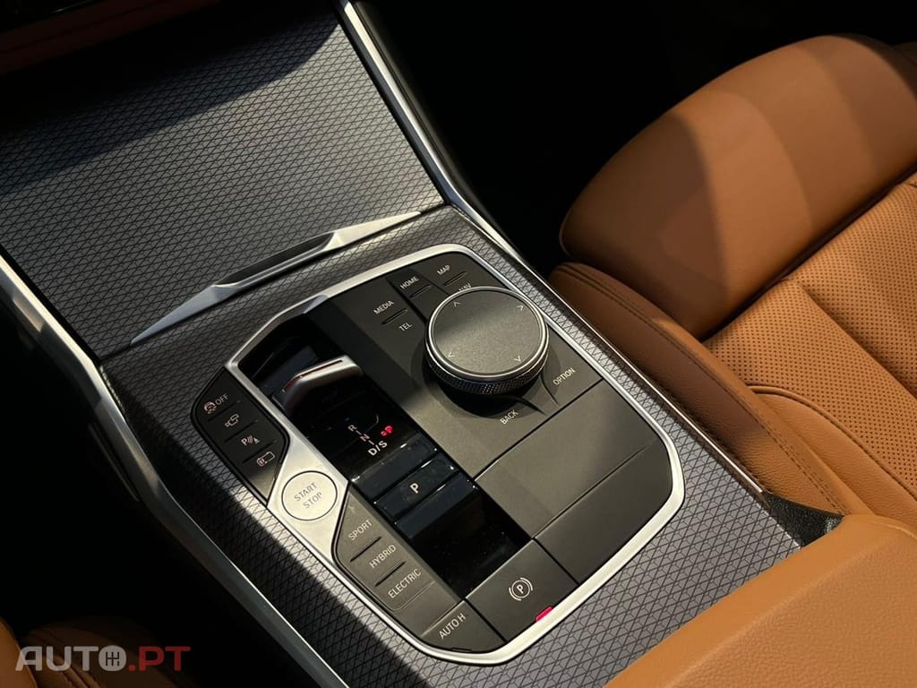 BMW 330 e Touring Pack Desportivo M Auto