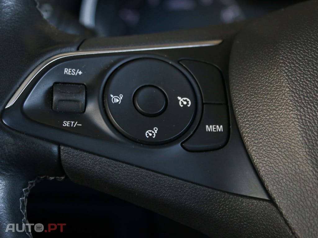 Opel Crossland 1.2 T Business