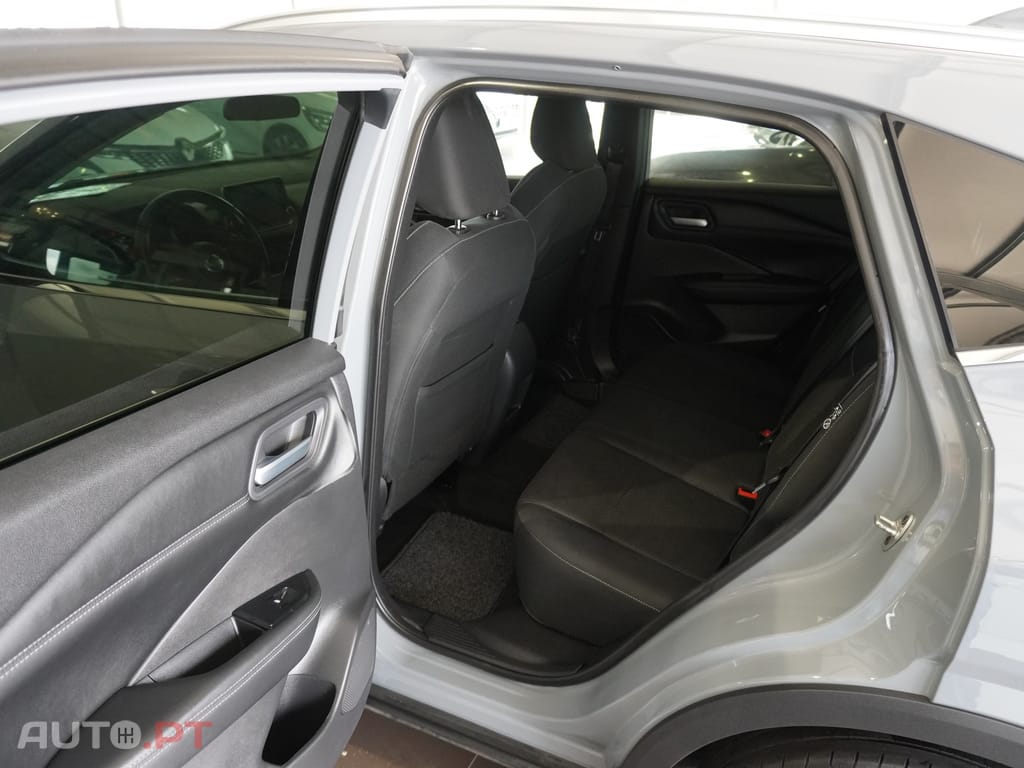 Nissan Qashqai 1.3 DIG-T Acenta — fotografia 8