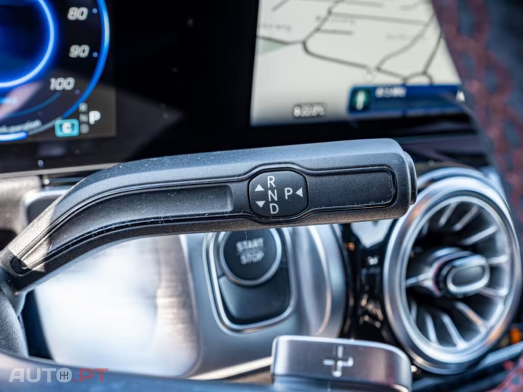 Mercedes-Benz EQB 300 4M AMG-Sport I.V.A DEDUTIVEL