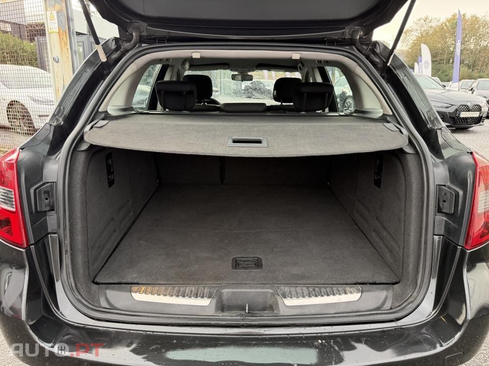 Renault Laguna Break Outro