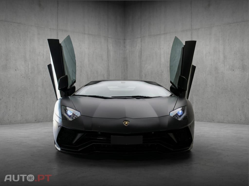 Lamborghini Aventador 6.5 V12 LP740-4 S