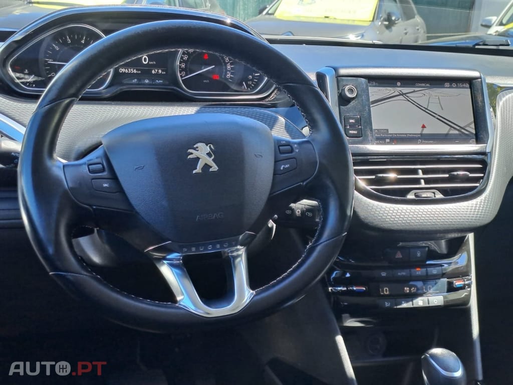 Peugeot 2008 1.2 PureTech Allure EAT6