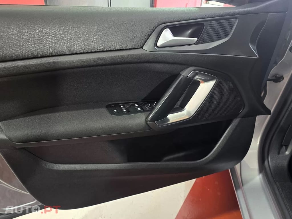 Peugeot 308 SW 1.5 BlueHDi Active J17