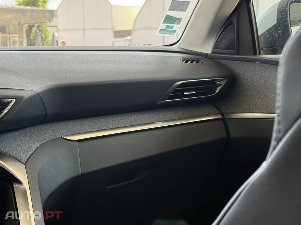 Peugeot 3008 1.2 PureTech Allure EAT8