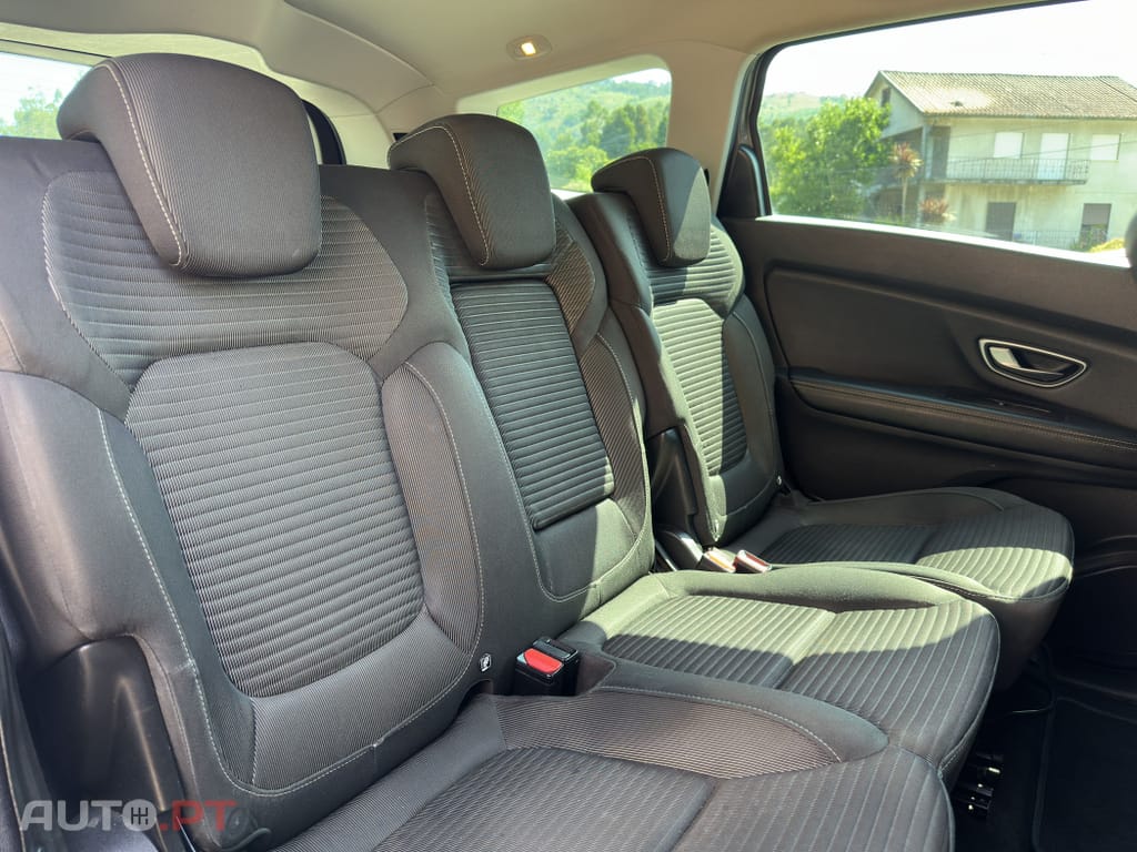Renault Grand Scénic dCi 110 FAP EDC Dynamique