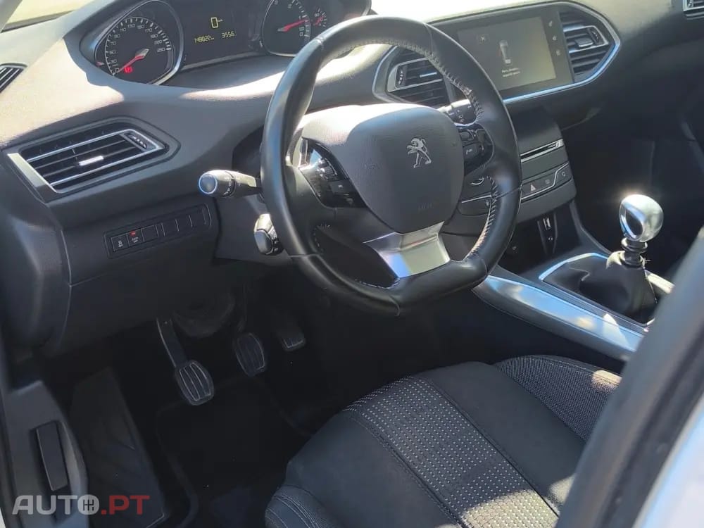 Peugeot 308 1.6 BlueHDi Allure J17
