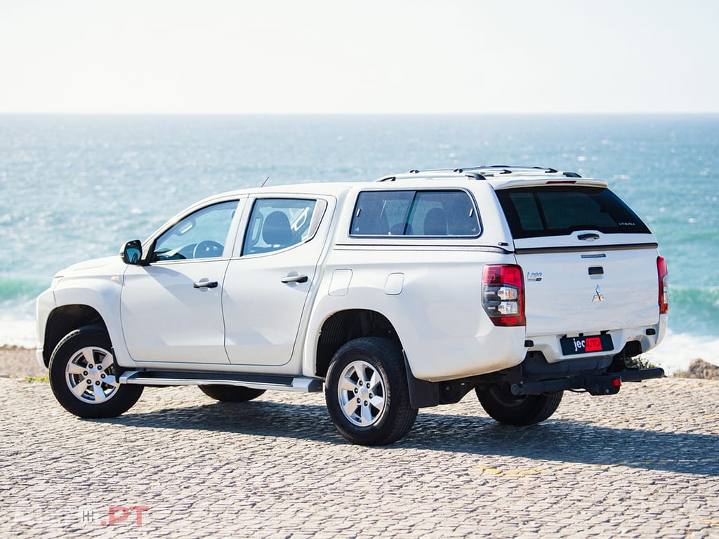 Mitsubishi L200 2.3 DI-D Space Cab Invite 4WD