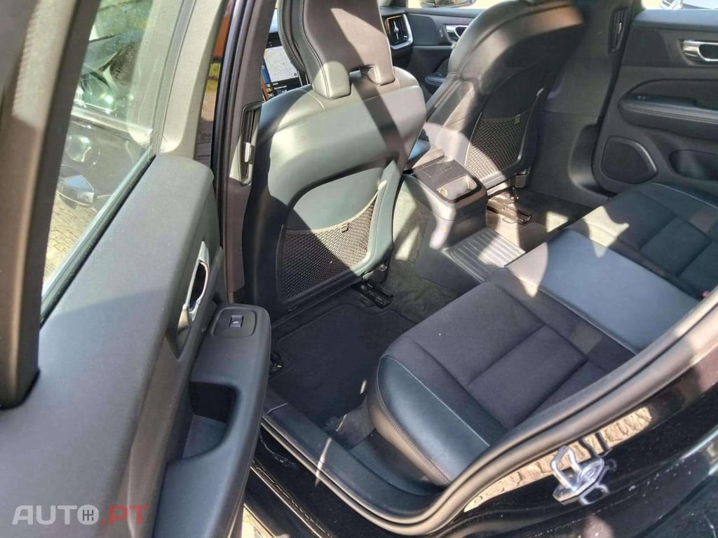 Volvo V60 2.0 T8 AWD TE Momentum