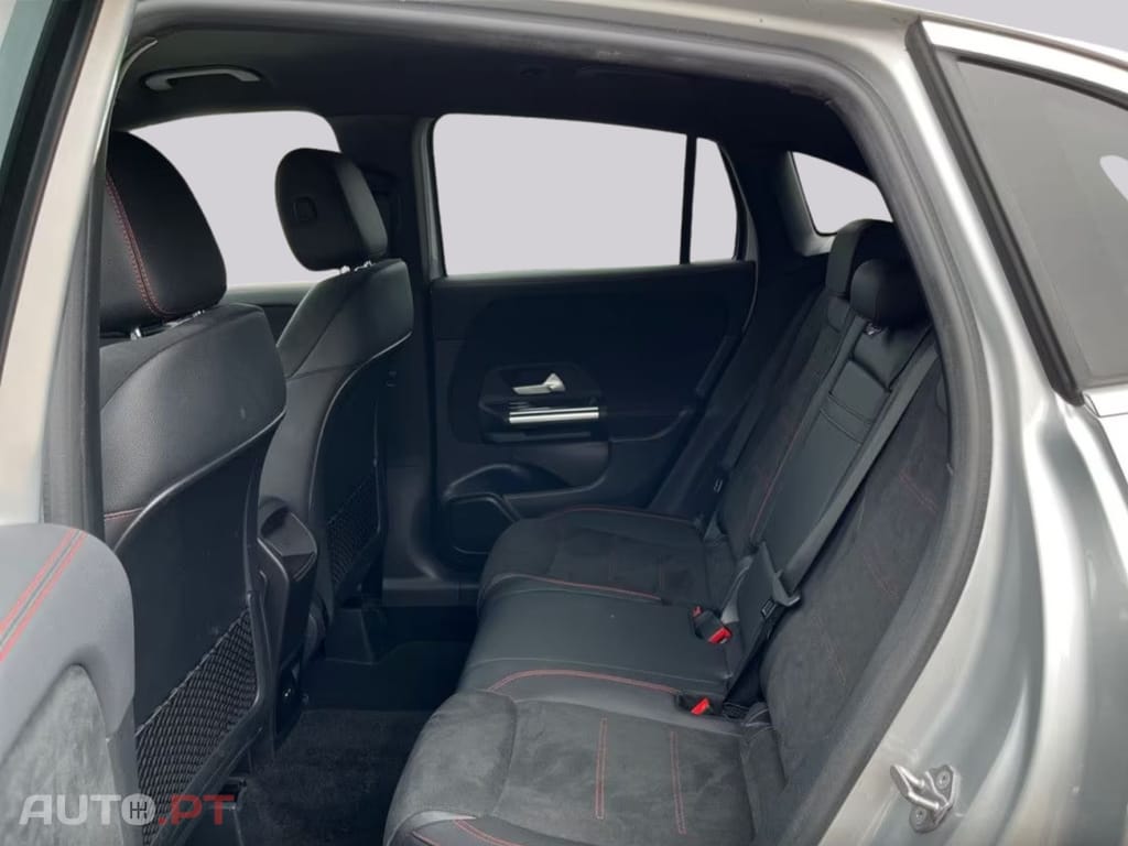 Mercedes-Benz GLA 250 I.V.A DEDUTIVEL e AMG