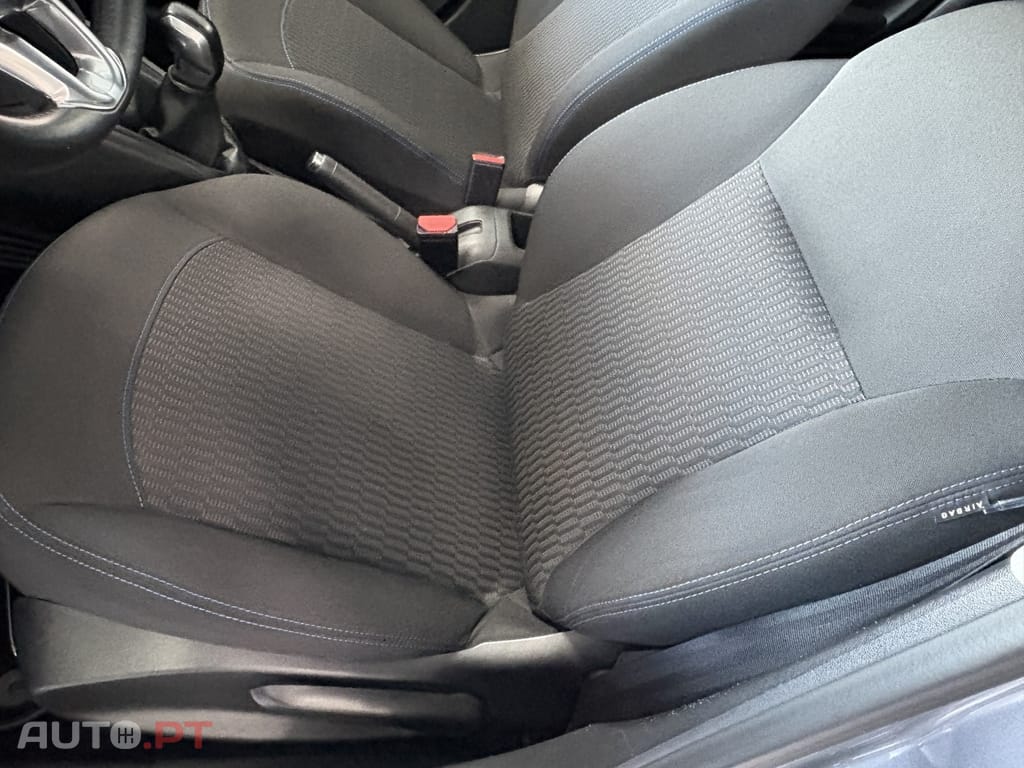 Peugeot 208 1.2 PureTech Signature