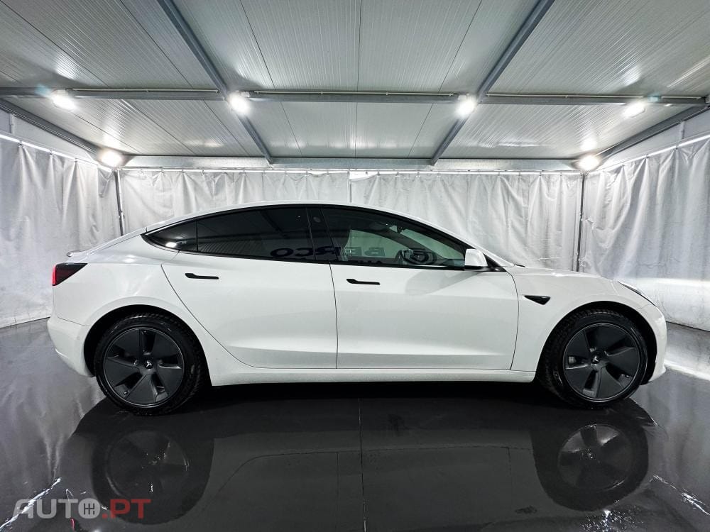 Tesla Model 3 Standard Range Plus RWD