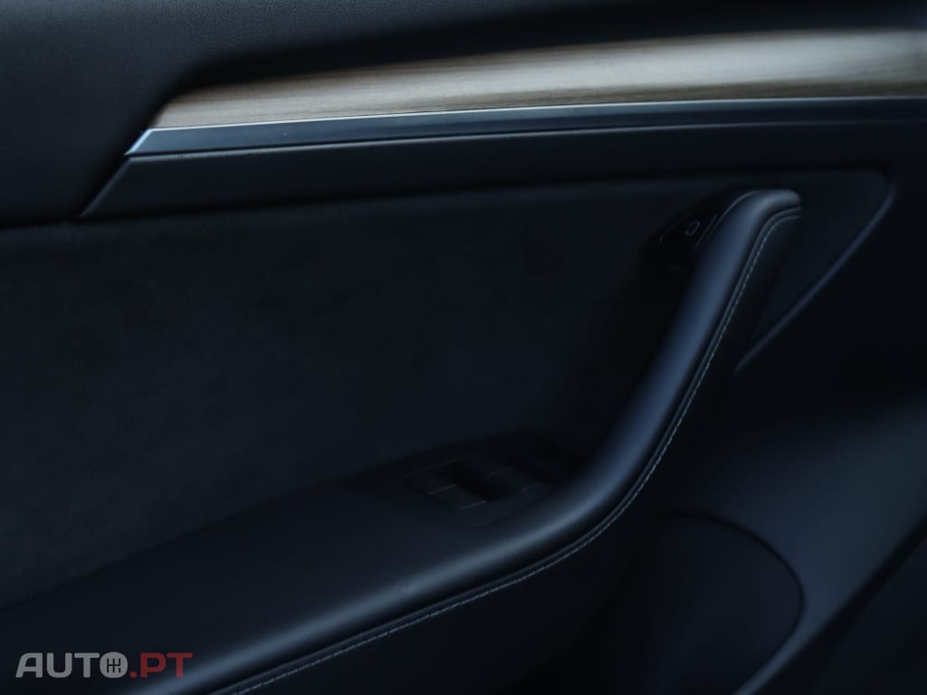 Tesla Model 3 Long-Range Dual Motor AWD