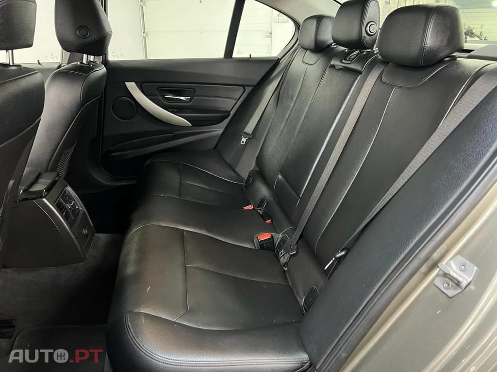 BMW 330 e iPerformance Advantage