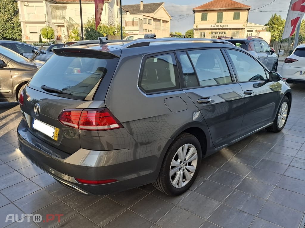 Volkswagen Golf Variant 1.6 TDi Confortline — fotografia 5