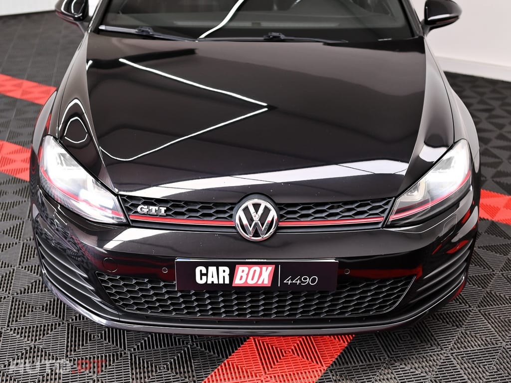 Volkswagen Golf 2.0 TSI GTI DSG