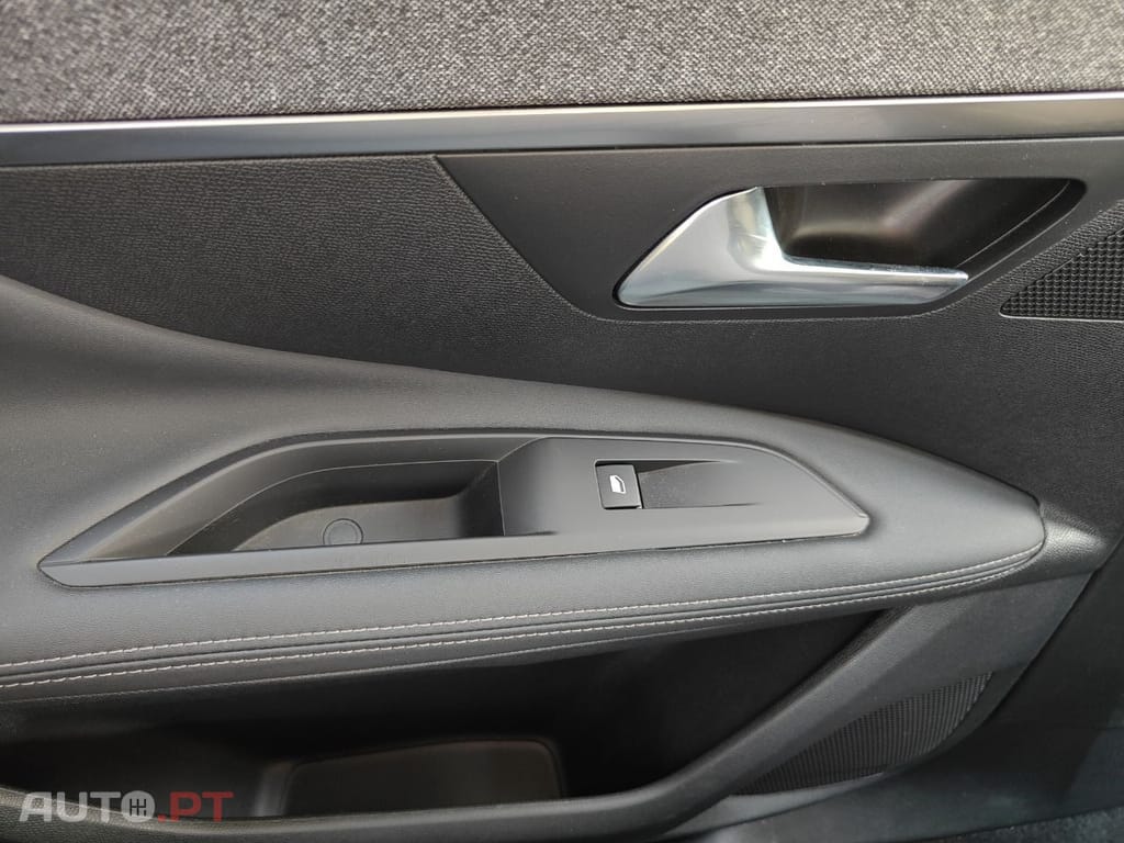 Peugeot 3008 1.5 BlueHdi EAT8 Allure