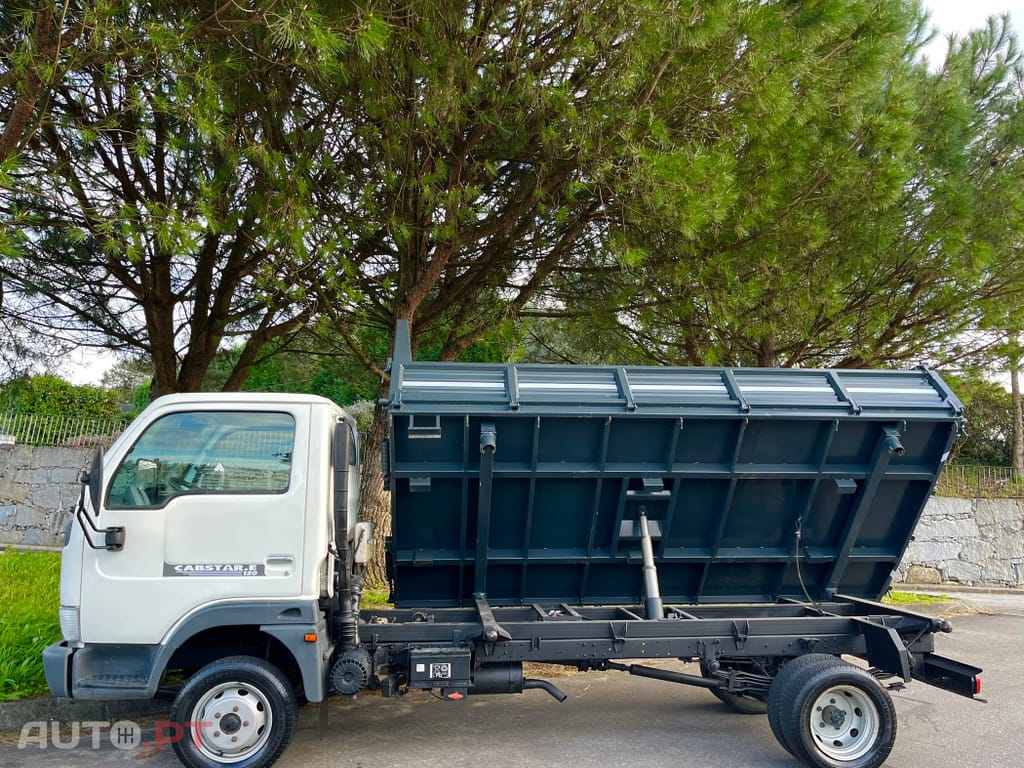 Nissan Cabstar Tribasculante