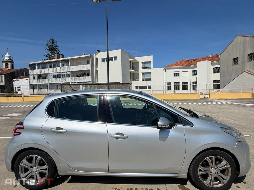 Peugeot 208 Allure