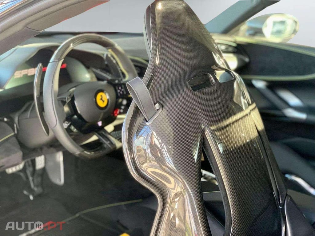 Ferrari SF90 Stradale Carbon/Lift/Racing