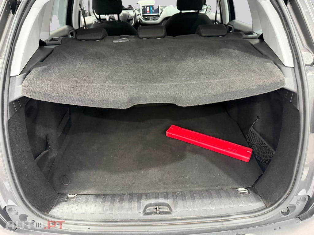 Peugeot 2008 1.2 e-VTi Style