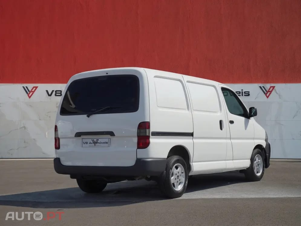 Toyota HiAce 2.5 D-4D Service 2.8T