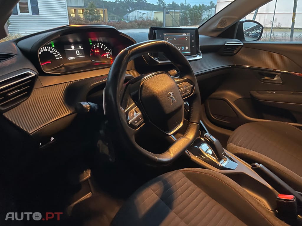 Peugeot 208 1.2 PureTech Allure EAT8