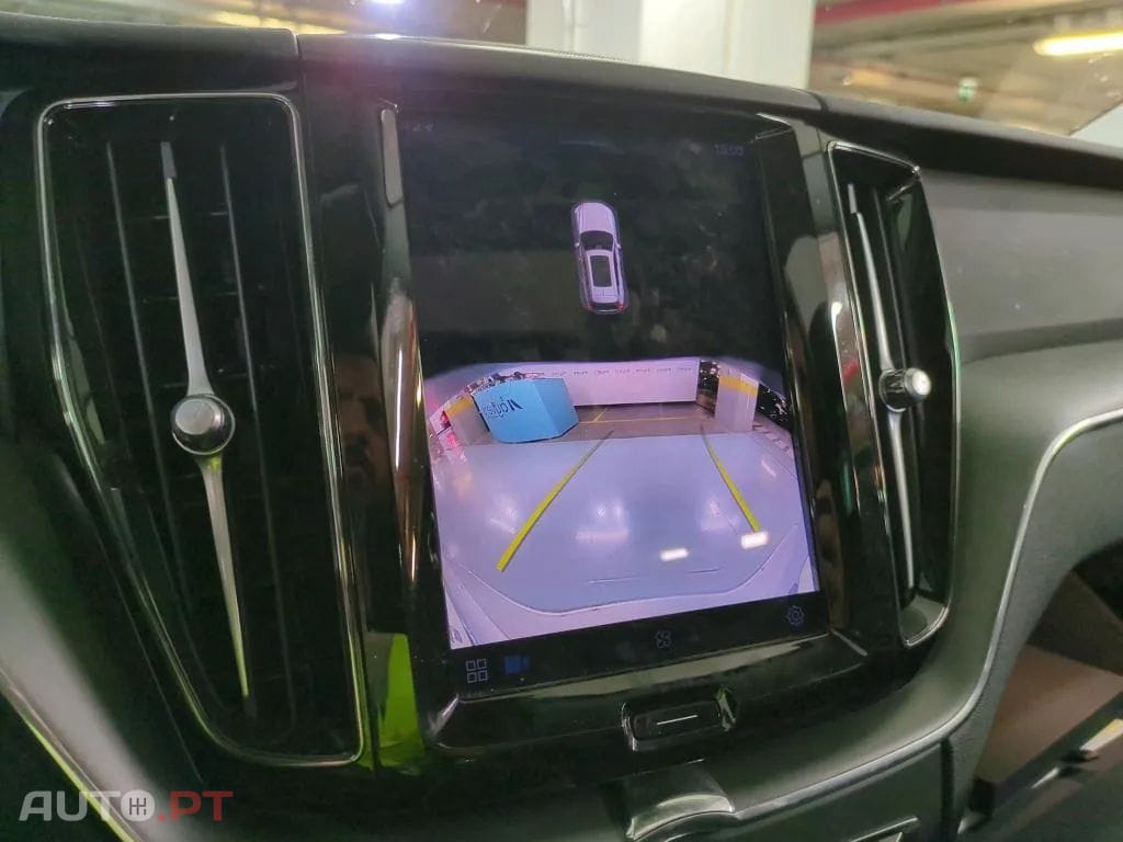 Volvo XC60 2.0 T6 PHEV Core AWD