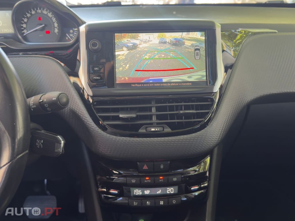 Peugeot 2008 1.2 PureTech Allure EAT6