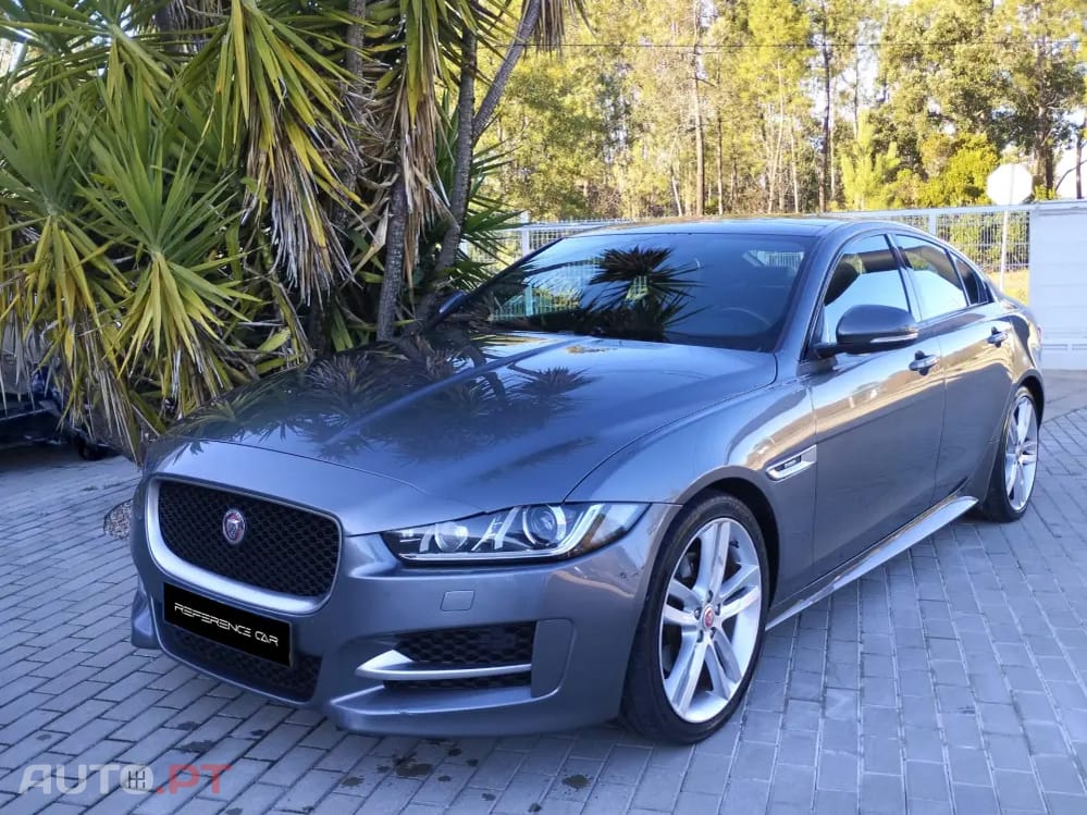 Jaguar XE 2.0 D R-Dynamic SE