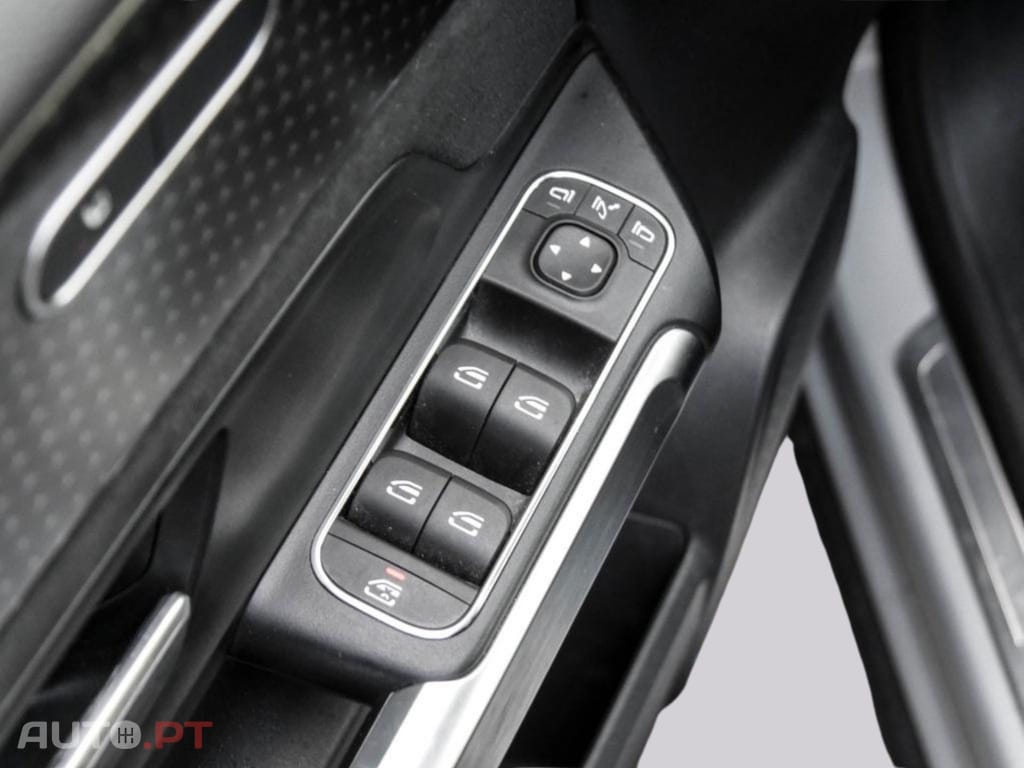 Mercedes-Benz EQB 350 4M AMG I.V.A DEDUTIVEL 