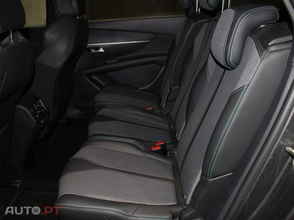 Peugeot 5008 1.2 PureTech Allure EAT8