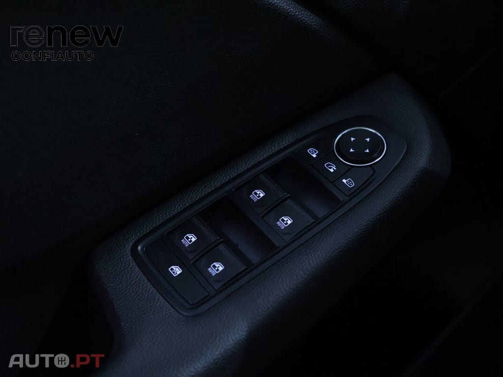 Renault Clio 1.0 Tce Evolution — fotografia 24