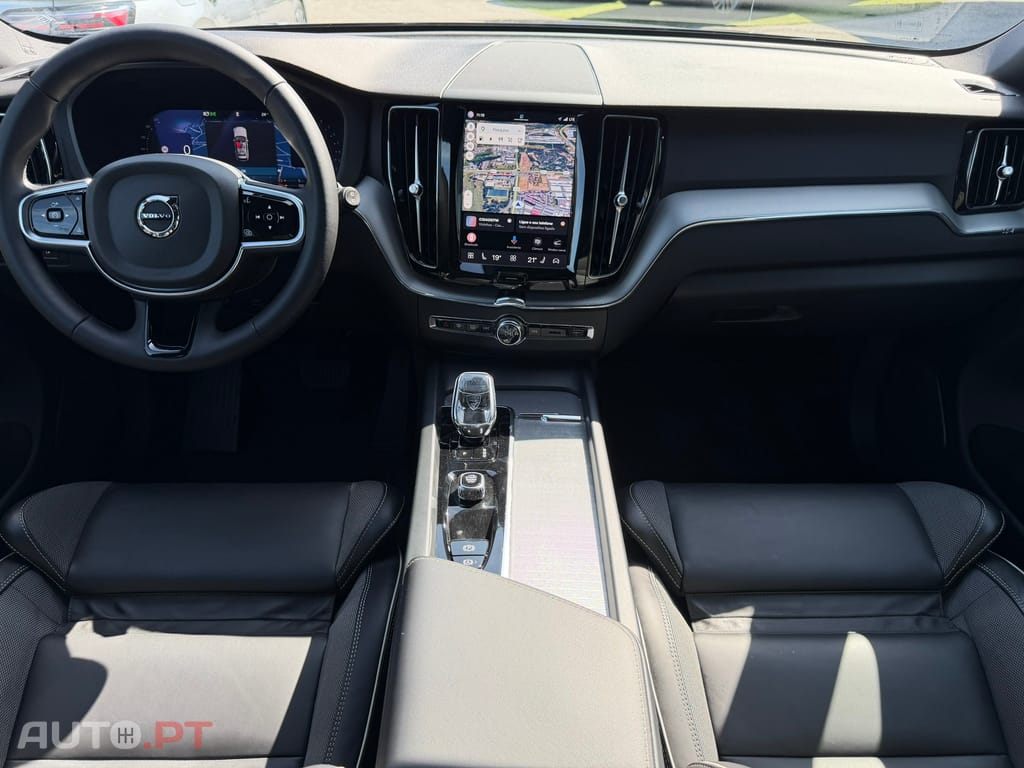 Volvo XC 60 2.0 T6 PHEV Black Edition AWD — fotografia 28