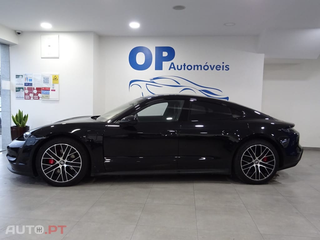 Porsche Taycan 4S