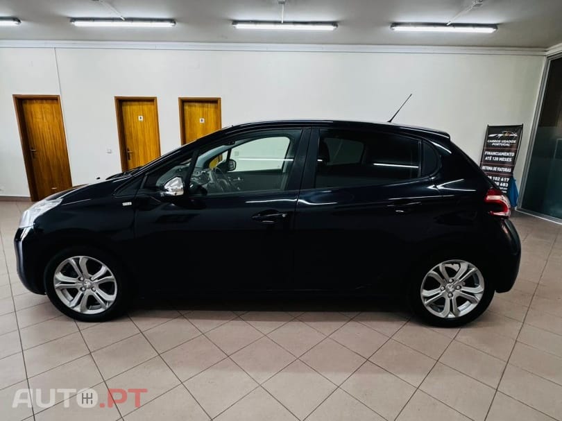 Peugeot 208 1.2 VTi SE Style