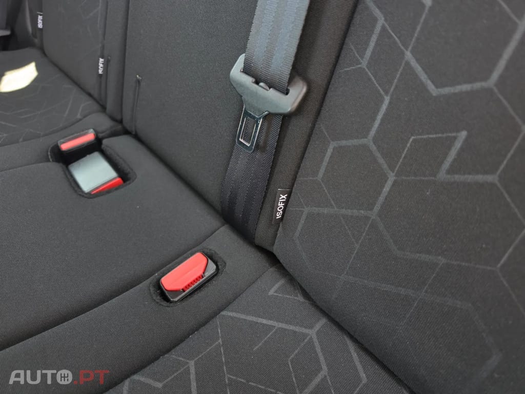 Peugeot 2008 1.2 PureTech Signature
