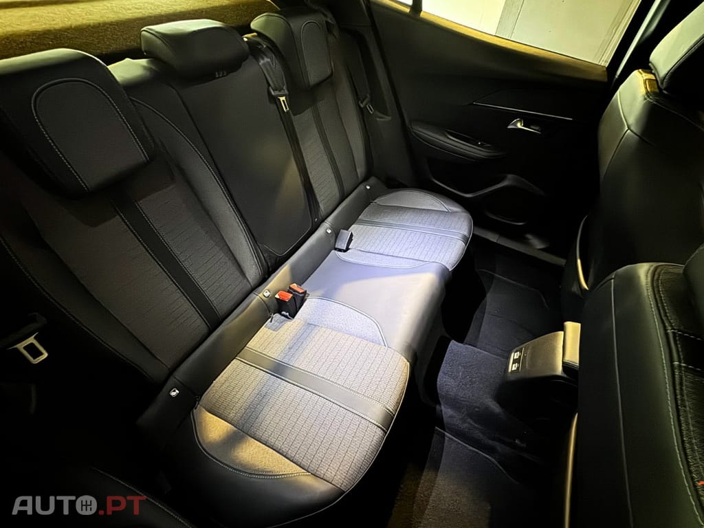 Peugeot 2008 1.2 PureTech Allure Pack