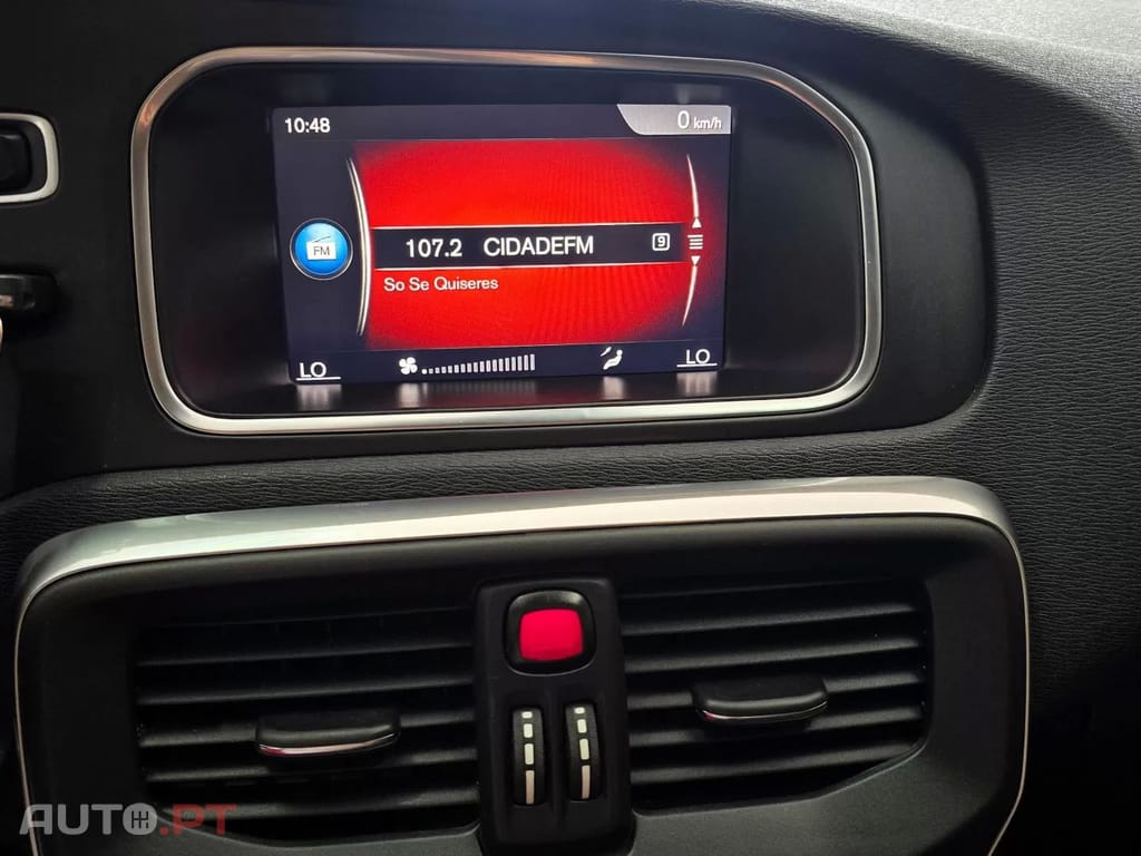 Volvo V40 Cross Country 2.0 D2 Momentum Geartronic