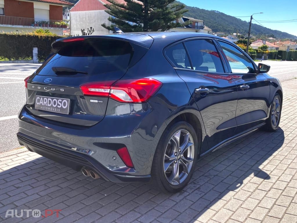 Ford Focus 1.0 EcoBoost Hybrid ST-LINE