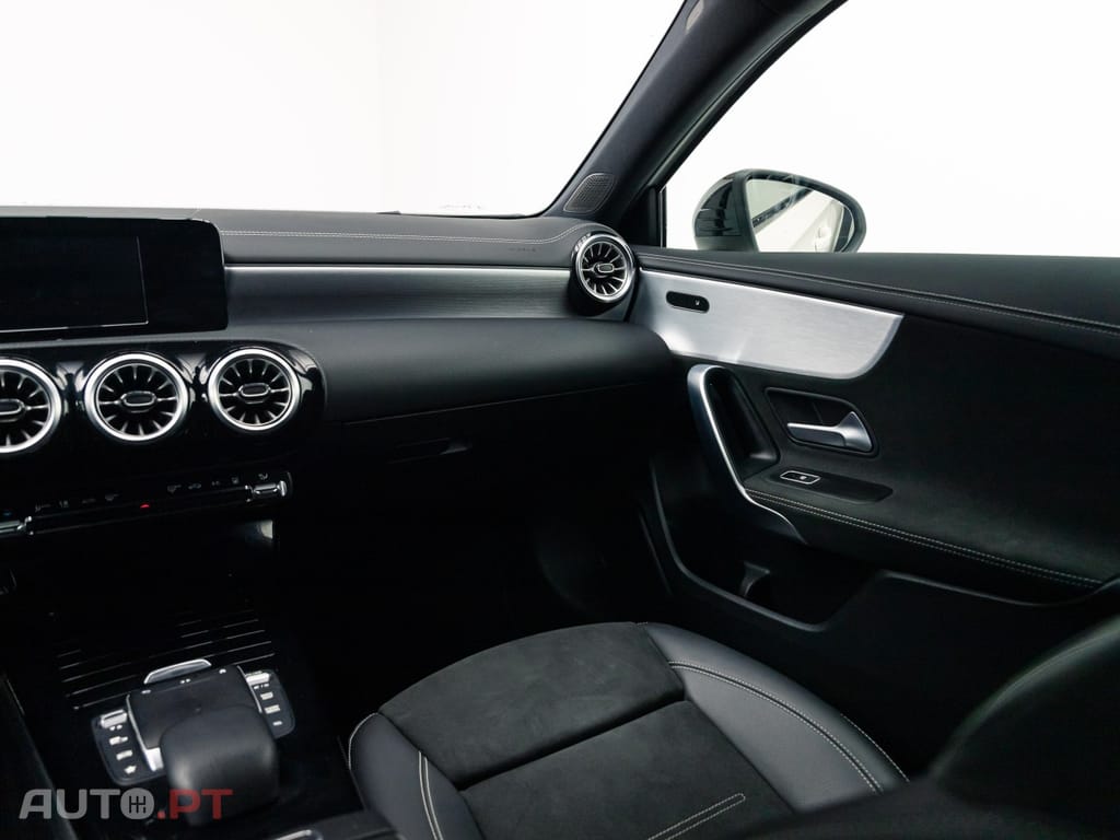 Mercedes-Benz A 250 e AMG Line