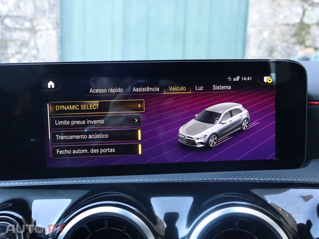 Mercedes-Benz A 250 e AMG Line