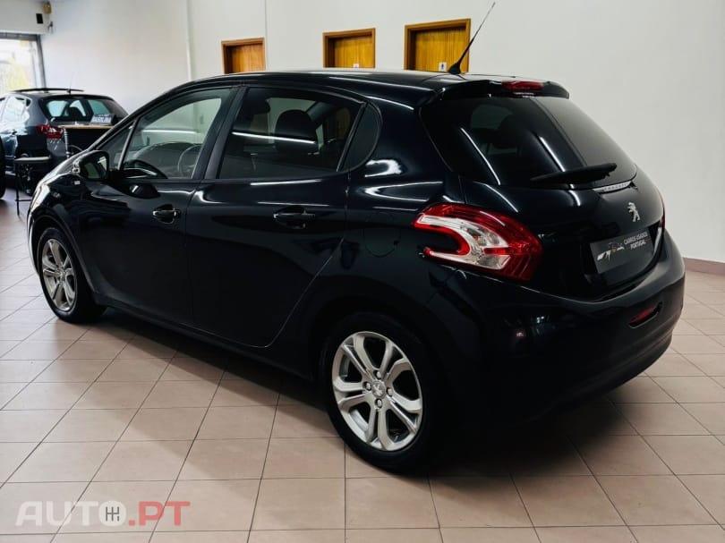 Peugeot 208 1.2 VTi SE Style