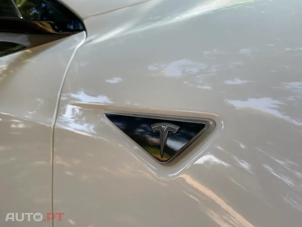 Tesla Model S 90D