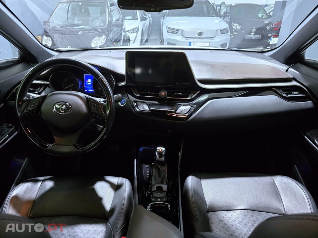 Toyota C-HR 1.8 HSD Lounge — fotografia 16